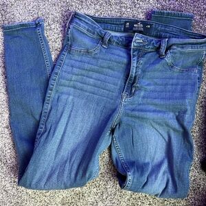 Hollister Mid-Rise Skinny Jeans 👖